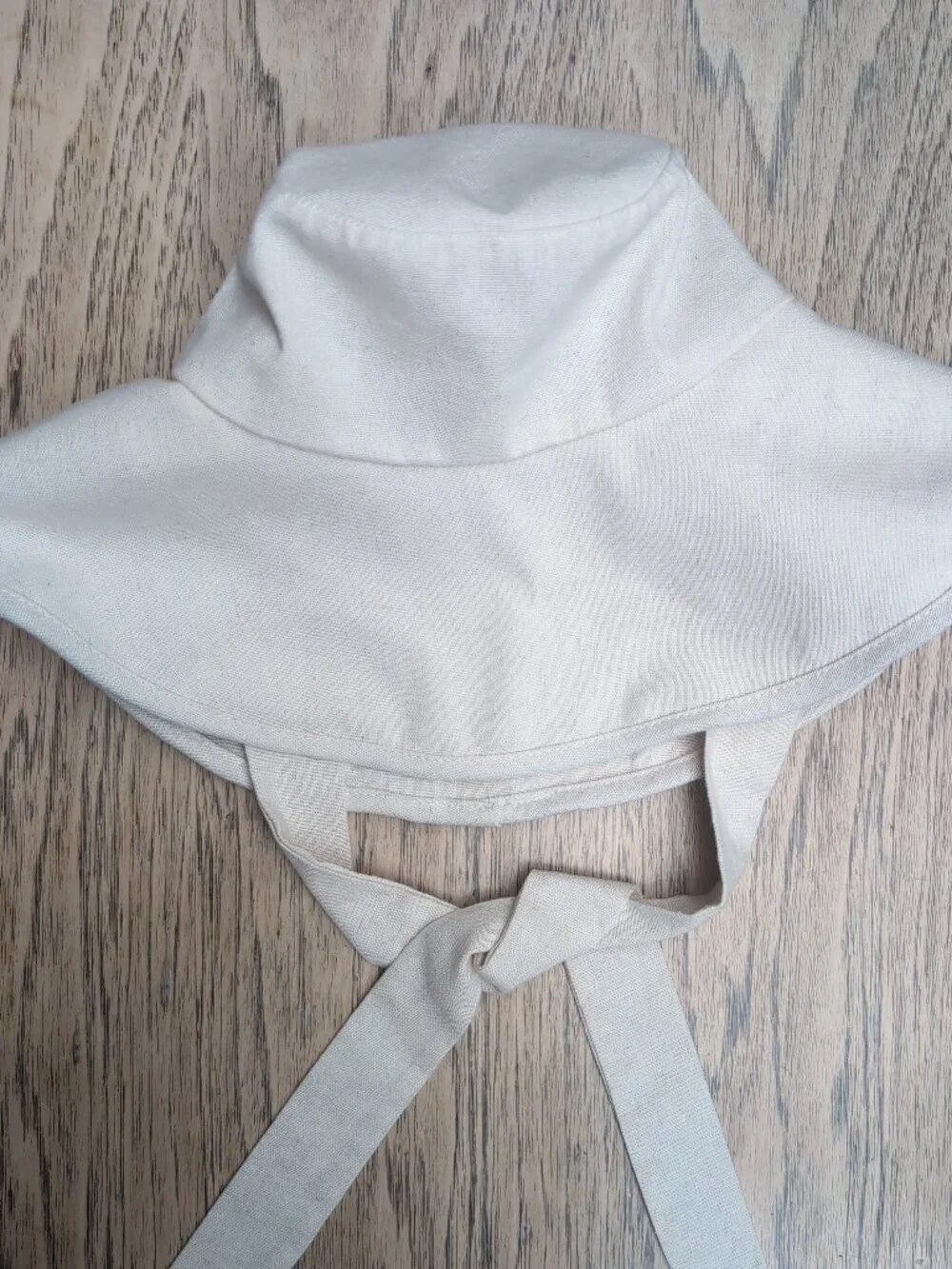 Neutral linen cotton floppy sunhat hat with chin ties